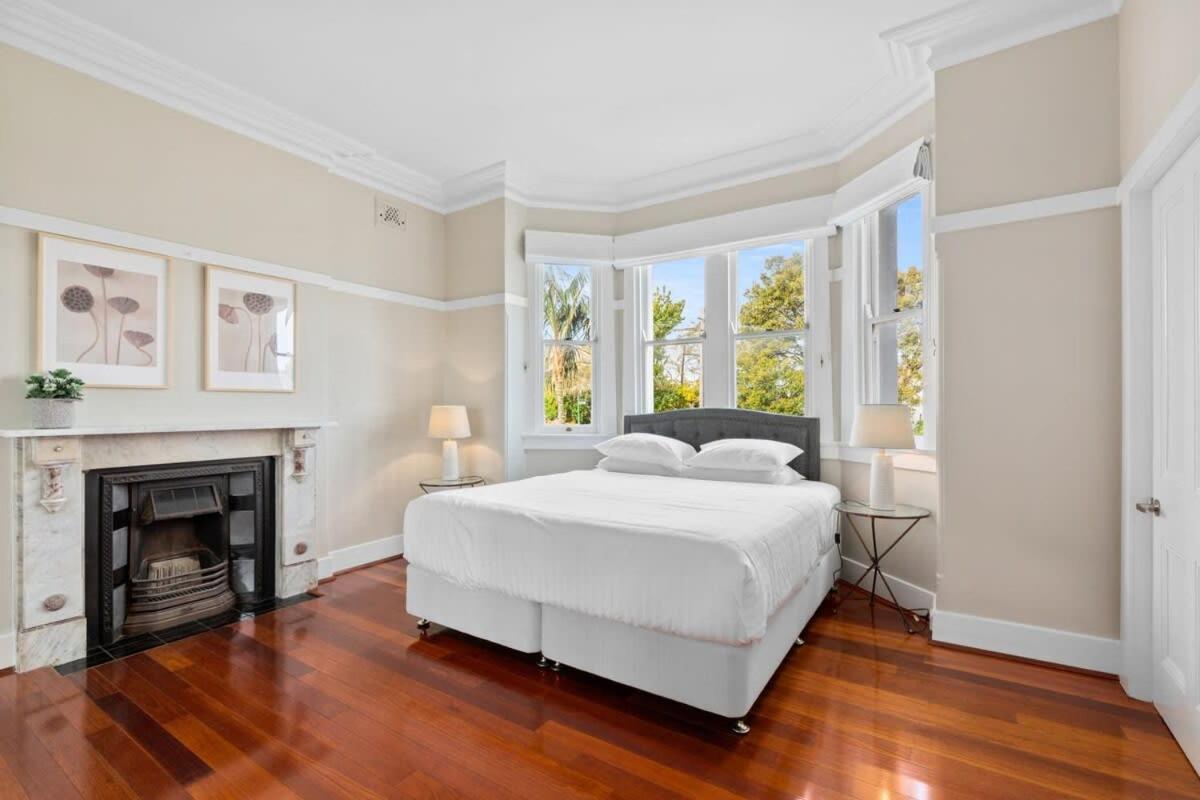 Huge Harbour View Apartment In Historic Home Sydney Exterior photo